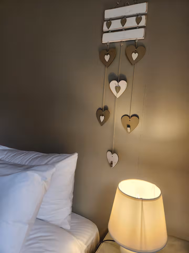 Room Four photo 2