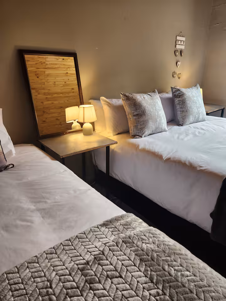 Room Four photo 5