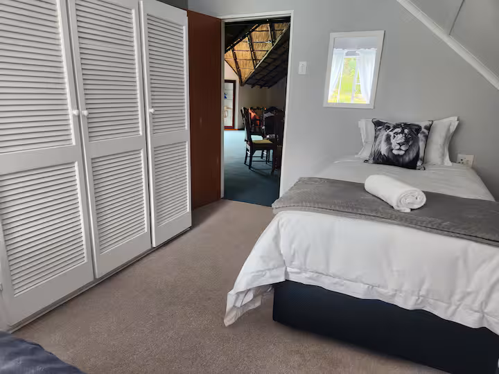 Room Five photo 2