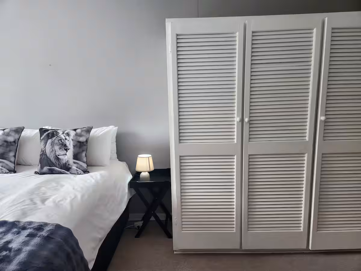 Room Five photo 3