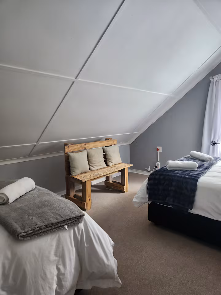 Room Five photo 5